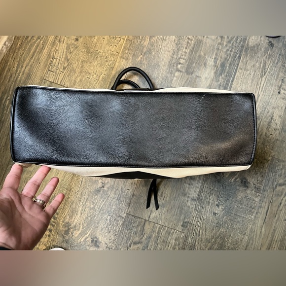 COPY - Steve Madden - Picture 4 of 6